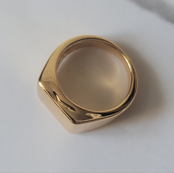 SIGNET Square Ring, Size 7 - Picture 2 of 3